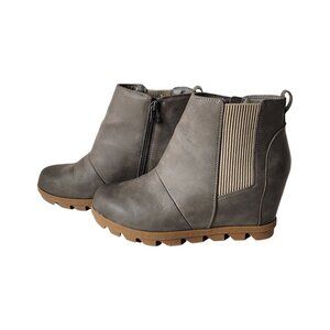 Lug Sole Wedge Boot with 4" Hidden Wedge Heel,  Size 9